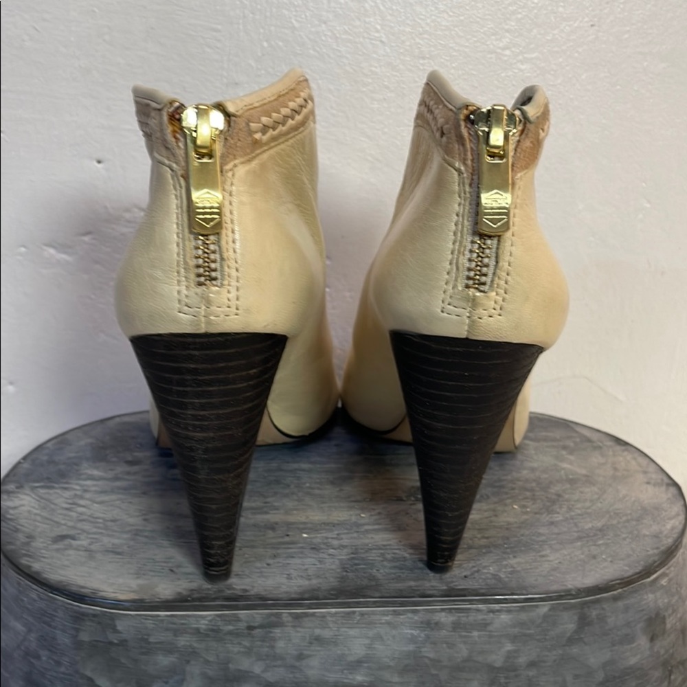 #0174-C Vince Camuto Smooth Leather Cream Open Toe High-Heeled Booties-6.5 - Picture 8 of 12